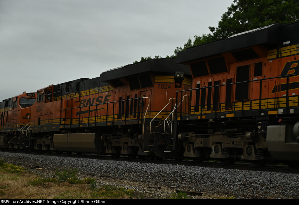 BNSF 7824